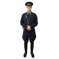 M35ソ連NKVDロシア国境警備隊がカーキ色の制服を警備します